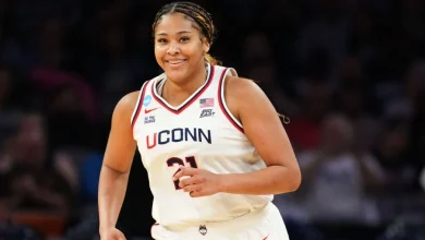 No. 1 UConn women ride 2nd-half surge past UNC, into Elite 8