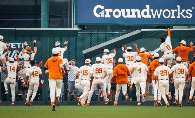 No. 2 Baseball sweeps No. 8 Oklahoma with 5-4 walk-off win