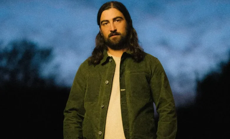 Noah Kahan Tops Alternative Airplay Chart With ‘The Great Divide’