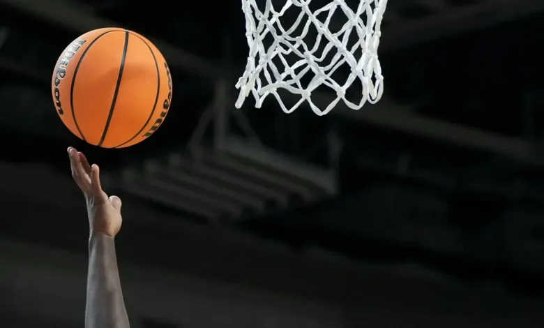 Nyk Lewis injury update: VCU guard suffers brutal ankle injury early in game