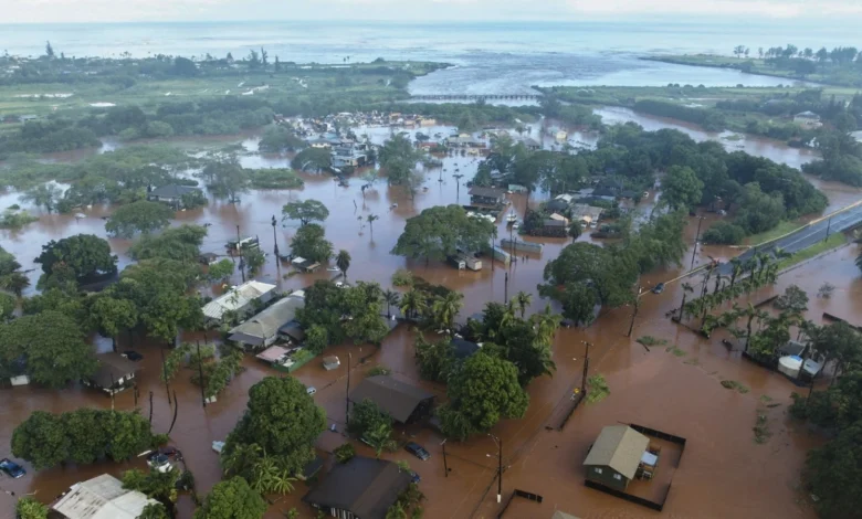 Oahu island: Over 4,000 told to evacuate flooding in Hawaii as officials warn 120-year-old dam could fail