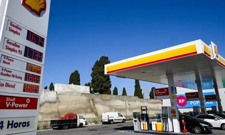 Oil Hits $100: What Smart People Are Saying