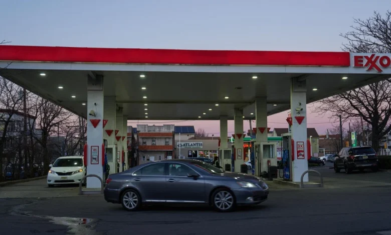 Oil prices are falling — gas prices aren't. Here's why.