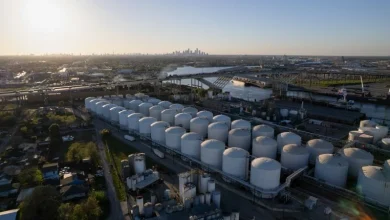 Oil prices climb as war in Iran enters third week