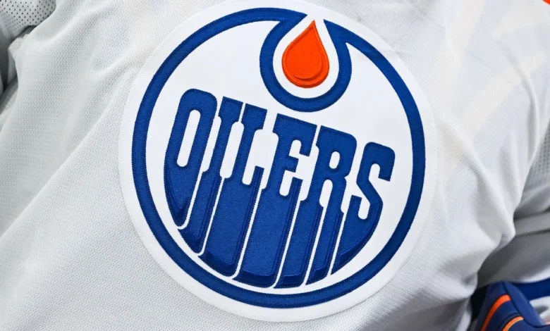 Oilers land Jason Dickinson, Colton Dach in another trade with Blackhawks