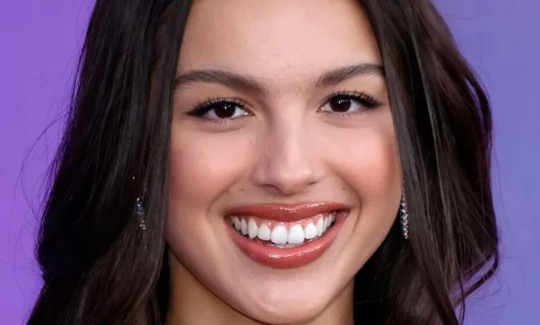 Olivia Rodrigo Hints at Her Relationship Status Amid Louis Partridge Rumors, Reveals Where She Stands with Sabrina Carpenter Today, & More | EG, Olivia Rodrigo, Sabrina Carpenter, Slideshow | Celebrity News and Gossip | Entertainment, Photos and Videos