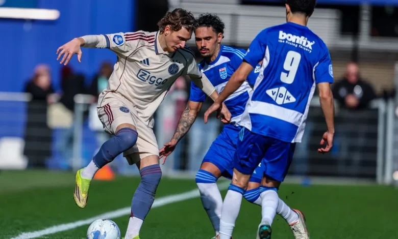 PEC zet Ajax onder druk • Bijna alles gaat mis bij Amsterdammers