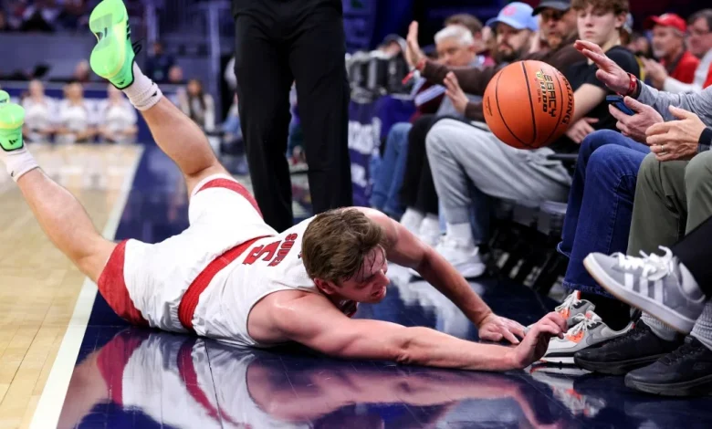 PERFECT NO MORE: Miami (OH) falls to UMass in MAC quarterfinals