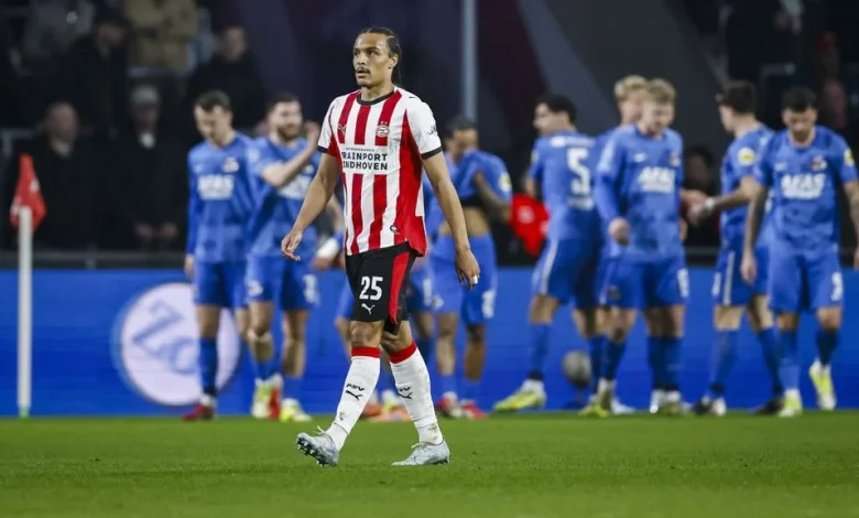 PSV maakt gelijk tegen AZ • Alkmaarders waren dreigender, maar Owusu-Oduro gaat in de fout