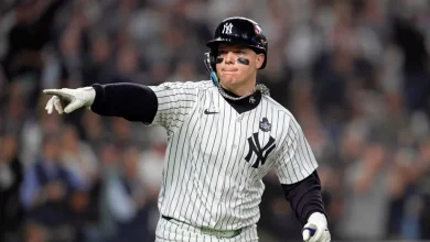 Padres add Alex Verdugo via minor-league deal