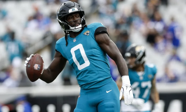 Panthers agree to terms with LB Devin Lloyd