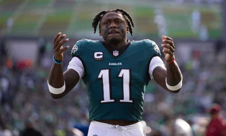 Patriots & Rams Making 'Strong Push' To Acquire A.J. Brown