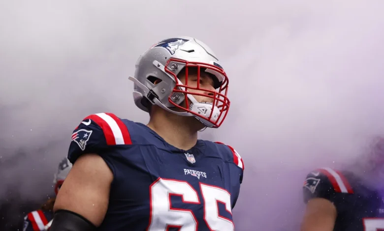 Patriots trade center Garrett Bradbury to Bears
