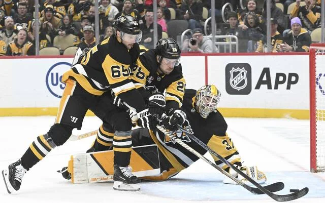 Penguins rout 1st-place Golden Knights as Arturs Silovs records shutout