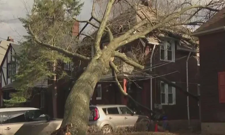Power outages across Pittsburgh area near 100K as high winds batter region