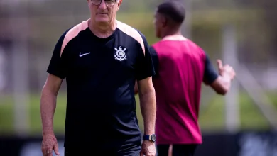 Pressionado, Corinthians vai à Vila Belmiro em busca de primeira vitória em clássicos em 2026