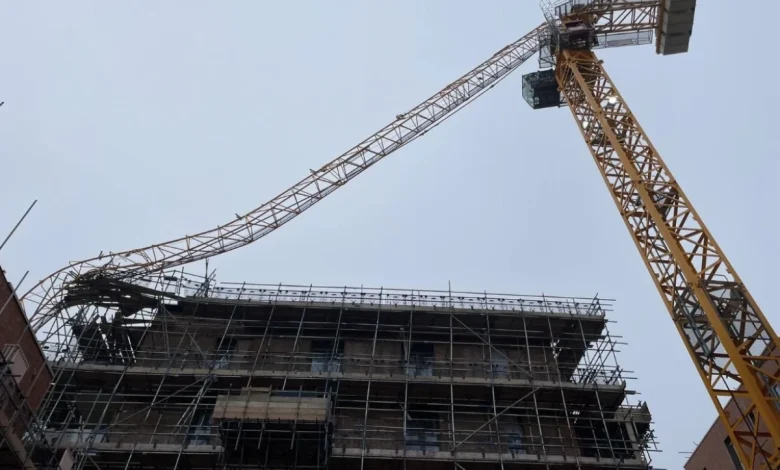 Probe launched after Falcon tower crane collapse