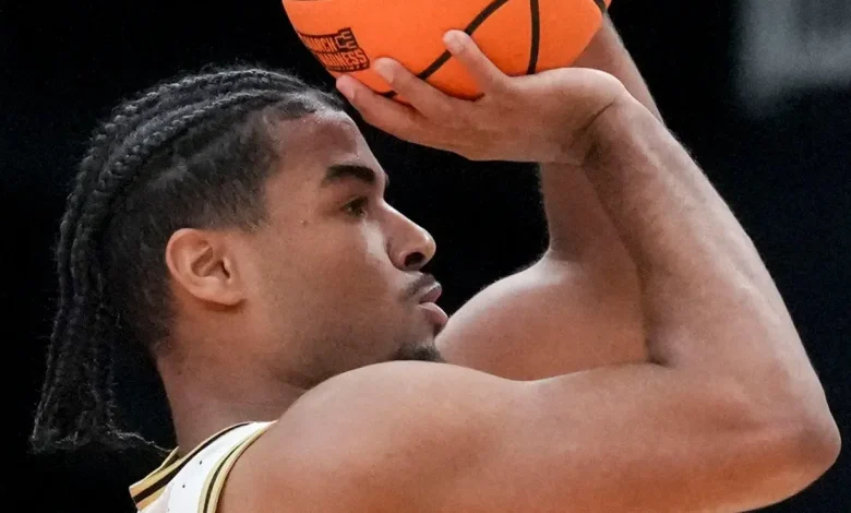 Purdue basketball's two-way starting guard leaves game vs Miami with injury. What we know