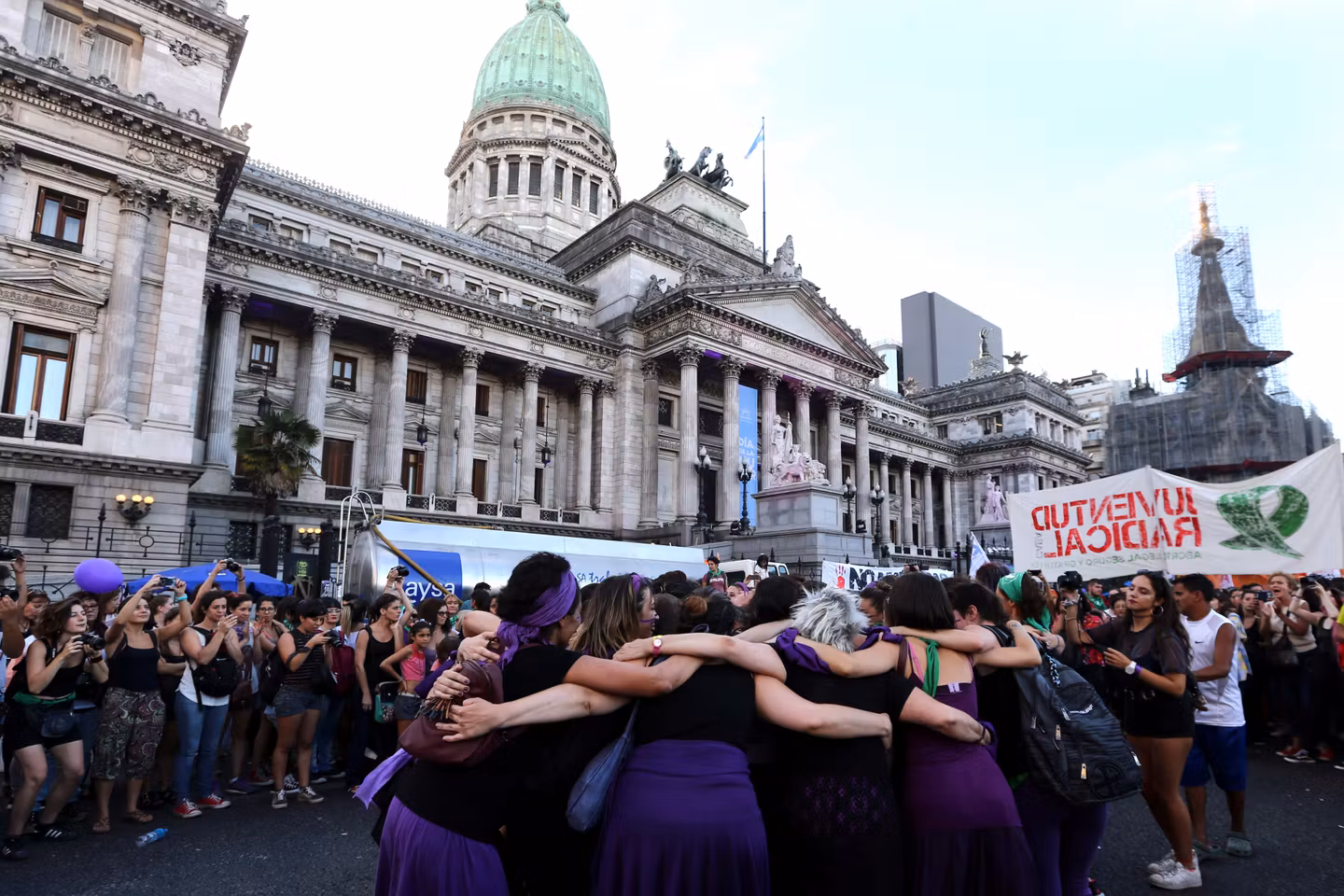 Quelle est l’origine de la journée du 8 mars, dédiée à la lutte pour les droits des femmes ?