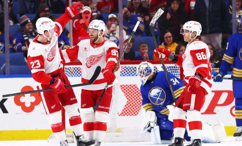 Red Wings score 3 in 1st, defeat Sabres to gain in Eastern wild-card race