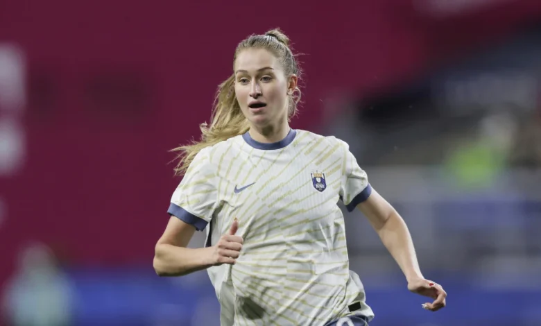 Reign sell Canadian international forward Jordyn Huitema to Stars