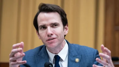 Rep. Kevin Kiley leaves GOP to become an independent, complicating Johnson's majority