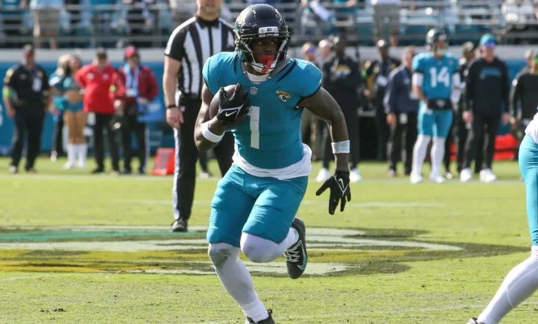 Report: Saints add RB Travis Etienne on four-year deal