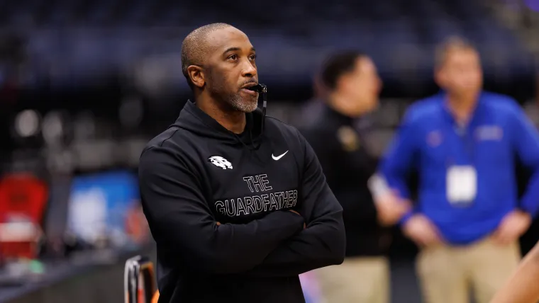 Revisiting Speedy Claxton playing career at Hofstra: Inside basketball coach's time as star player for Pride