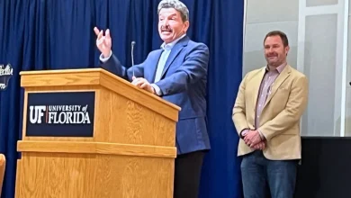 Ridaught: Gator Bait’s David Stirt inducted into UF’s Ring of Honor