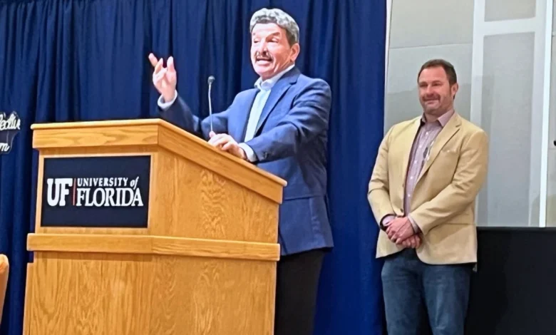 Ridaught: Gator Bait’s David Stirt inducted into UF’s Ring of Honor