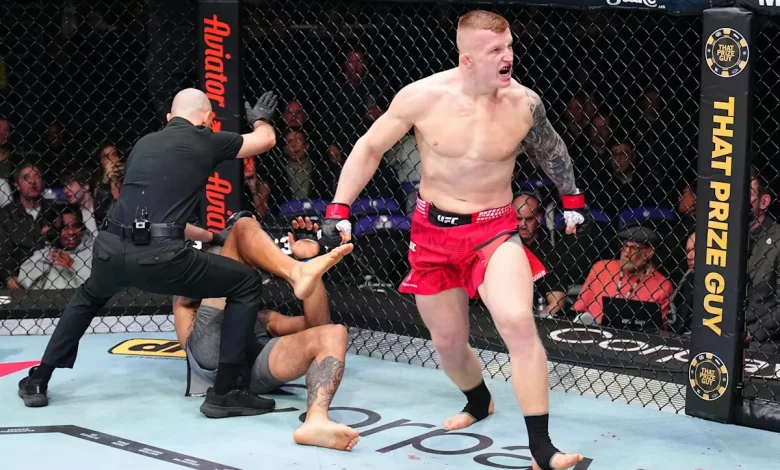 Rising UFC star flattens ex-NFL player in 28 seconds at UFC London