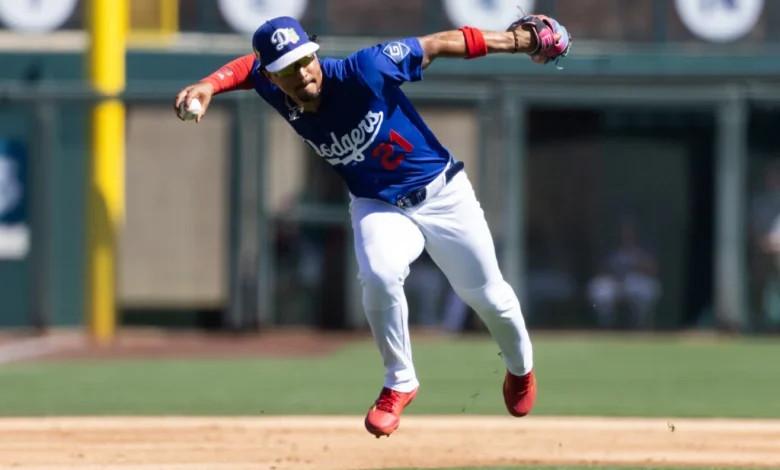 Roberts: “Hard To Imagine” Espinal Not Making Dodgers’ Roster