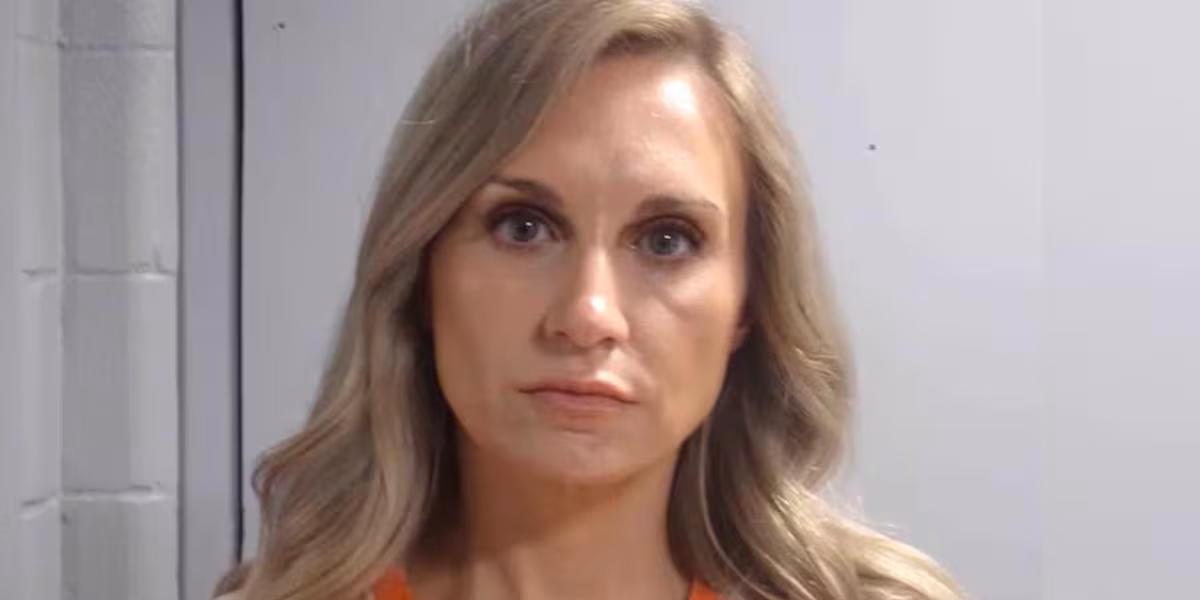 Roberts trial: Prosecutor shows jury what he says is “lewd” photo of sex acts between former mayor and minor