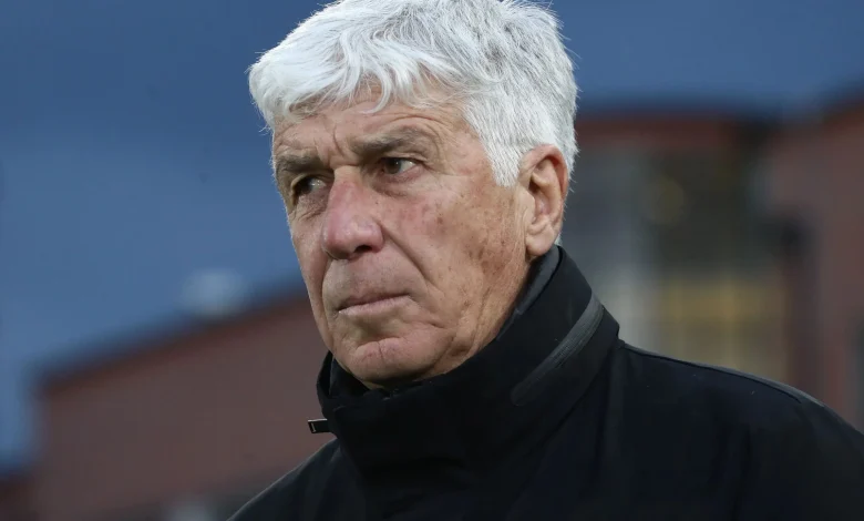 Roma, furia Gasperini sul rosso a Wesley: fa volare i fogli dell'assistente