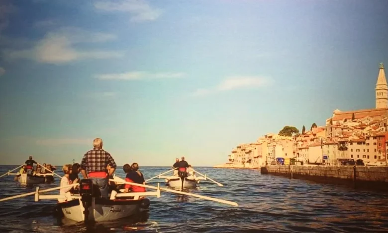 Rovigno celebra la batana, l’antica barca dei pescatori che piace ai vip