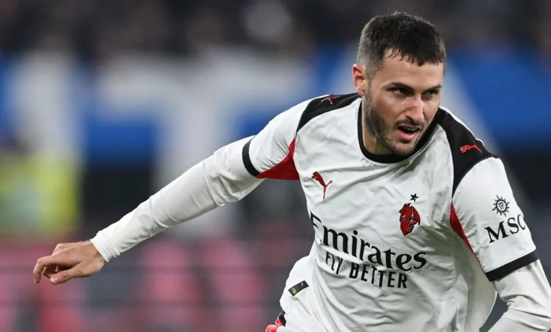 Santi Gimenez fuera de la convocatoria del AC Milan ante la Lazio