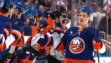 Schaefer starts off Islanders
