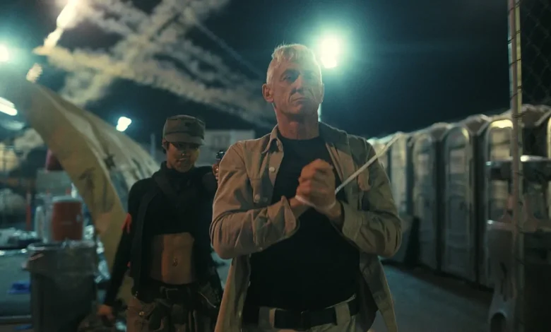 Sean Penn Wins Actor Award for Best Supporting Actor