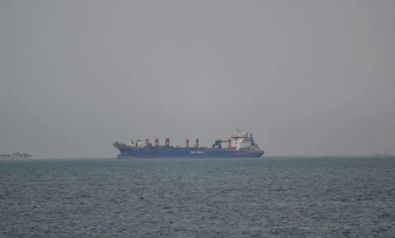 Ships under fire in Strait of Hormuz while US hammers Iranian minelayers – POLITICO