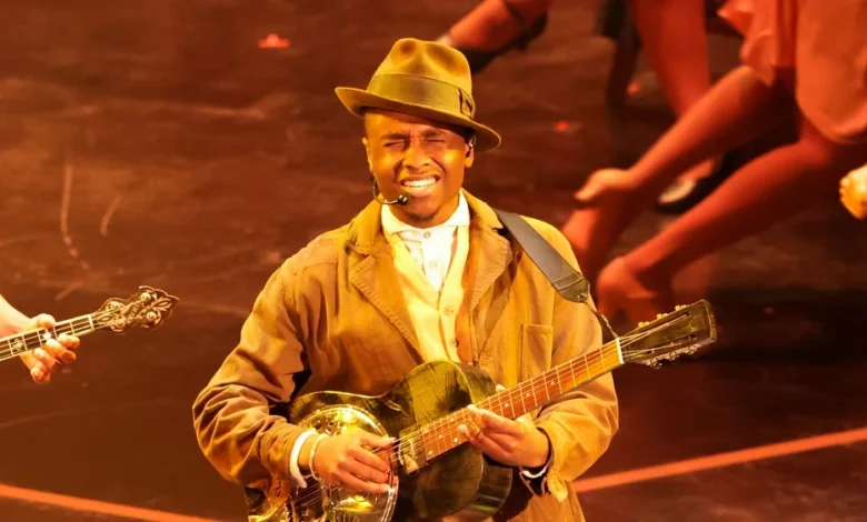 'Sinners' Cast Performs 'I Lied to You' at Oscars With Shaboozey