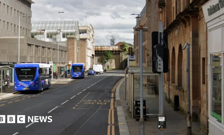 Six teenagers launch attack on man outside Paisley shopping centre