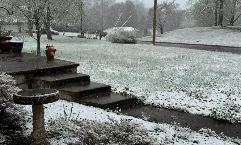 Snow and ice force East Tennessee schools to close on March 17