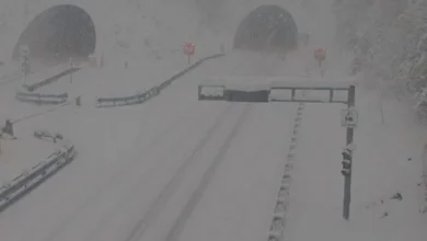Snow and winds shut key roads towards Croatian coast