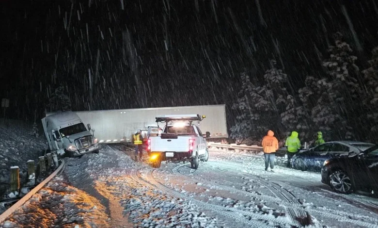 Snow causes highway closures at Snoqualmie Pass, SR 410, SR 18