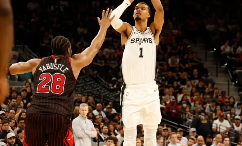 Spurs overcome slow start to run past Bulls at home