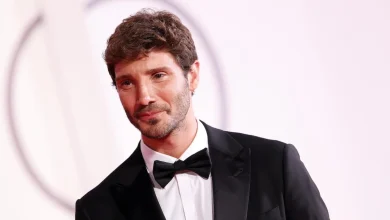 Stefano De Martino sarà il conduttore e direttore artistico di Sanremo 2027: l'annuncio all'Ariston