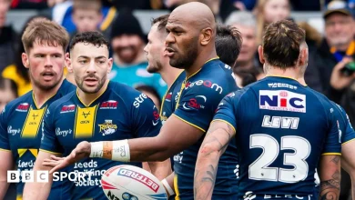 Super League: Leeds Rhinos 22-4 Castleford Tigers