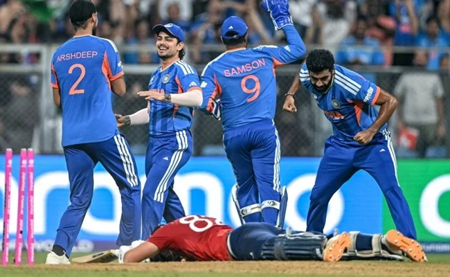 T20 WC: India beats England by 7 runs to set up final vs NZ