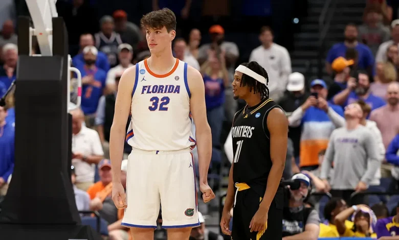 Tallest college basketball player ever towers over 6-foot-8 opponent in viral March Madness moment