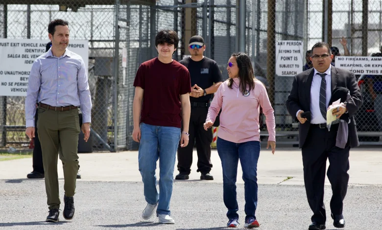 Teen mariachis and family from McAllen released from ICE custody